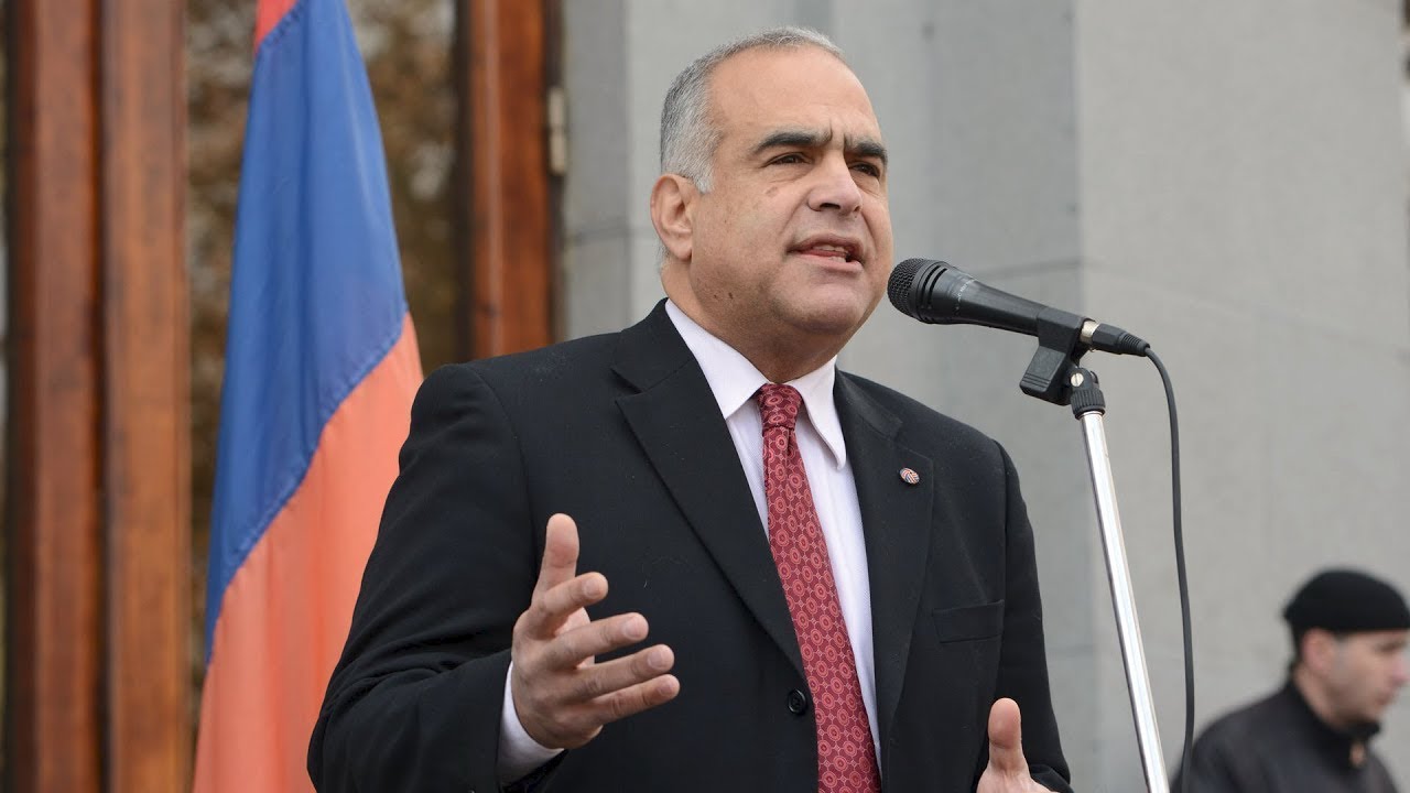 «Եռաբլուր» պանթեոնում Րաֆֆի Հովհաննիսյանը քննադատել է վարչապետի ուղերձը