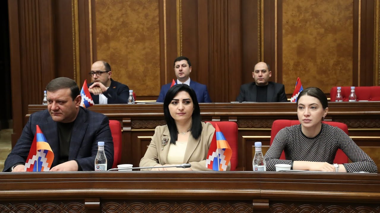 Ազգային ժողովի փոխնախագահը և «Պատիվ ունեմ» խմբակցության ղեկավարը հայտարարություններ են արել հրապարակային հարցերի շուրջ