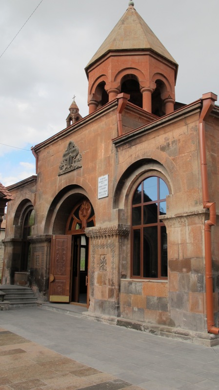 Քանաքեռի Սուրբ Աստվածածին եկեղեցու մոտ ռազմական ոստիկանության առկայության պատճառը պարզաբանված չէ