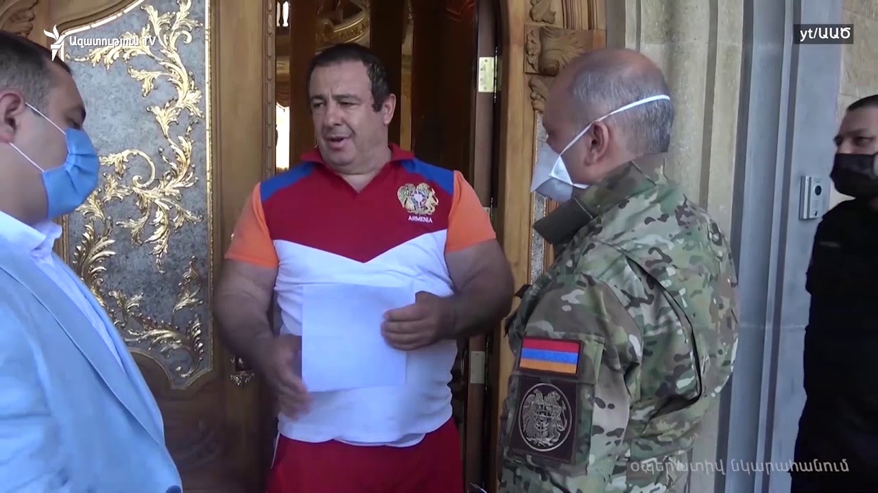 Փրկարարները դուրս են բերել նախկին դատախազի դին Հաղթանակի կամրջի վրայից