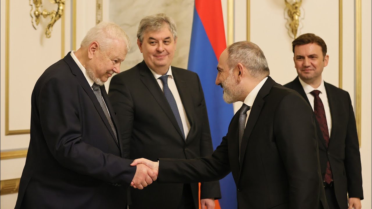 Վարչապետը ընդունել է ԵՄ ընդլայնման հարցերով հանձնակատար Մարթա Կոսի գլխավորած պատվիրակությանը