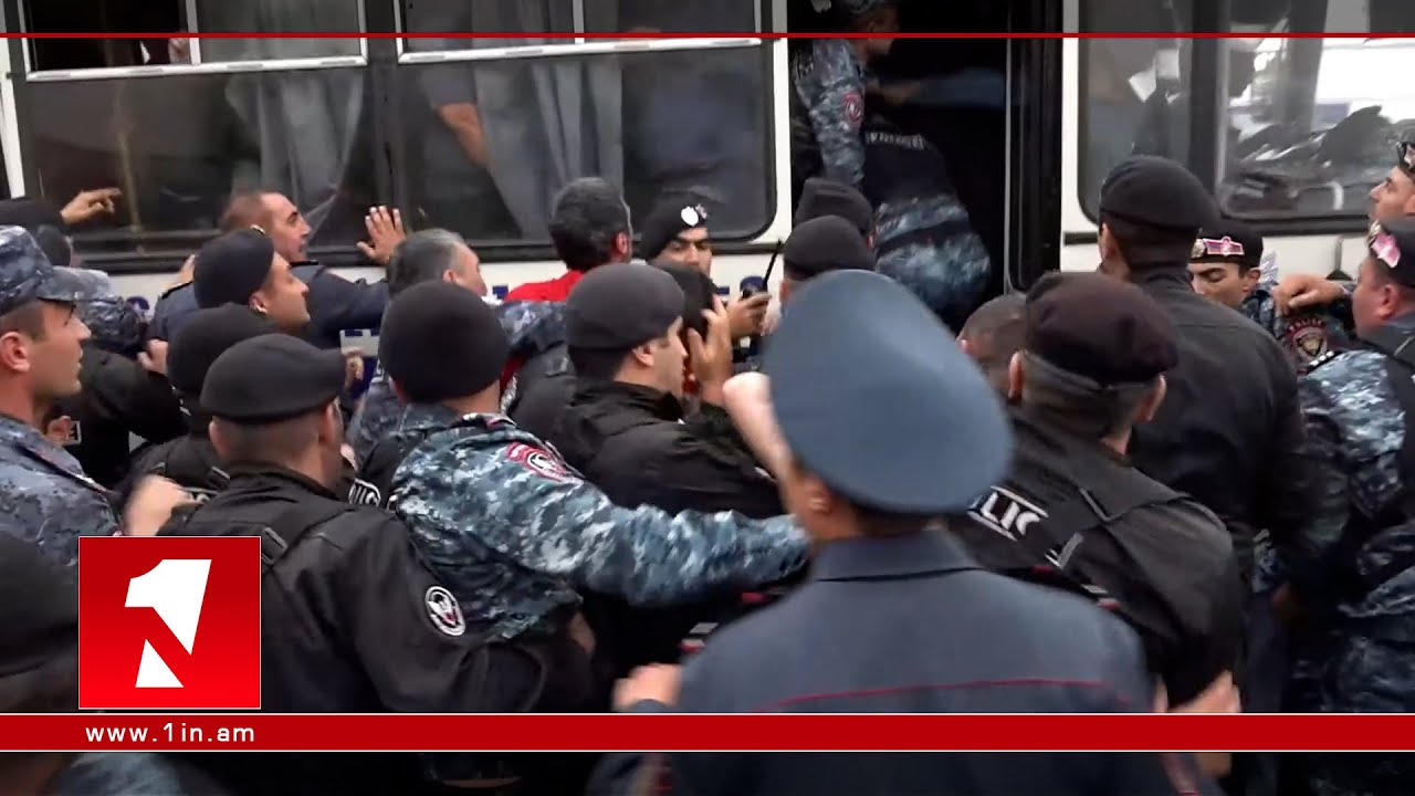 Փաշինյանը և արցախցիների հետ բախում Երևանում․ «Մենք ամեն ինչ արել ենք, որ դուք էնտեղ մնաք»