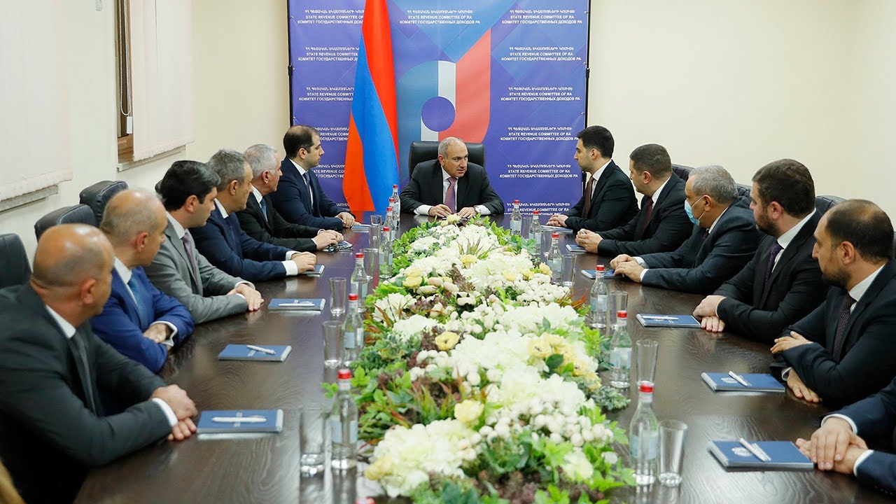 Պետական պաշտոնյաներին փոխադրում է իշխողի ընտանիքի բիզնես ջեթը