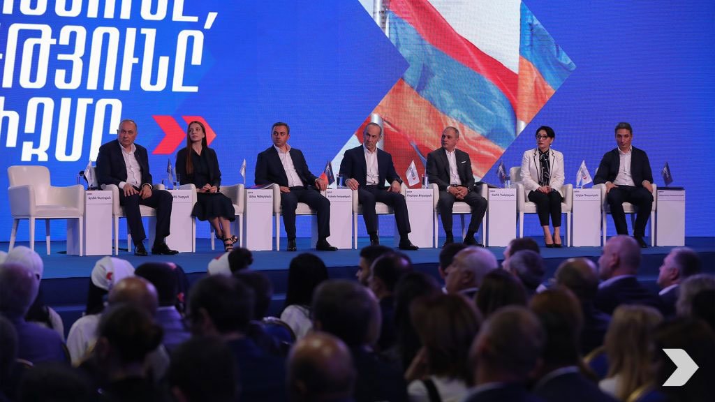 Պատգամավորների կողմից ծառայողական պարտականությունների չկատարում և նախընտրական քարոզչություն