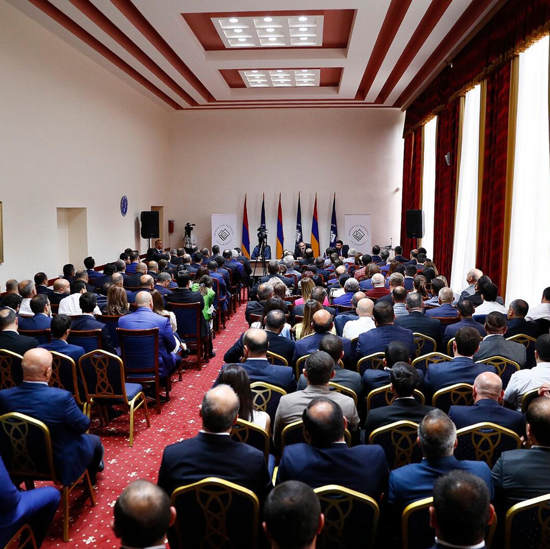 ՔՊ-ական մարզպետների եւ պատգամավորների ճակատագիրը՝ Նիկոլ Փաշինյանի հանդիպումների արդյունքների կախվածությամբ