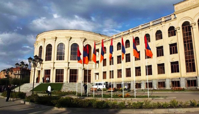 Գյումրու ավագանու անդամը վերլուծել է վարչապետի հայտարարությունները հեղափոխության մասին