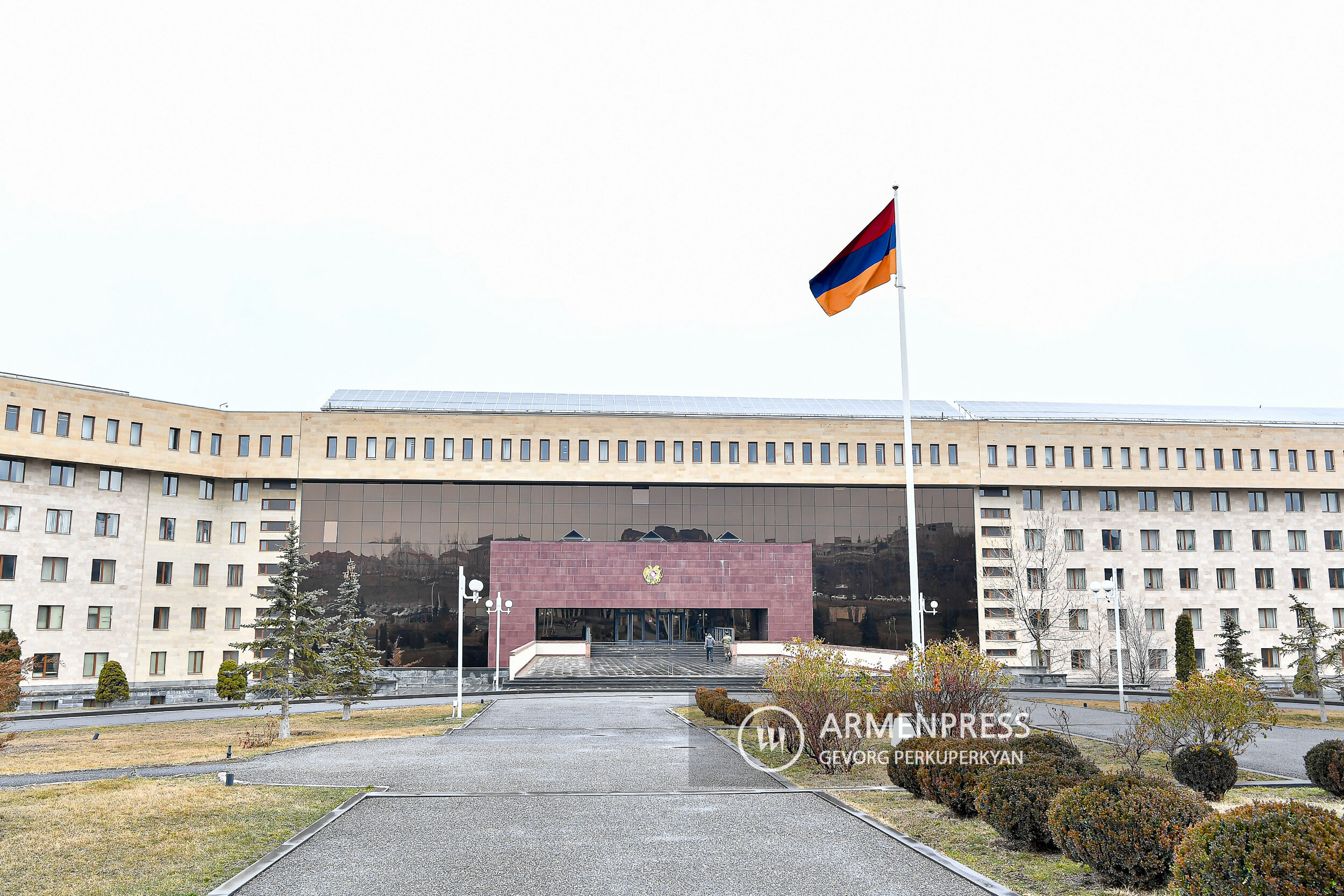 Պաշտպանության նախարարությունում պարգեւավճարների կասեցումը եւ ՆԳՆ-ում ընտրություններին նախորազգուշացումներ