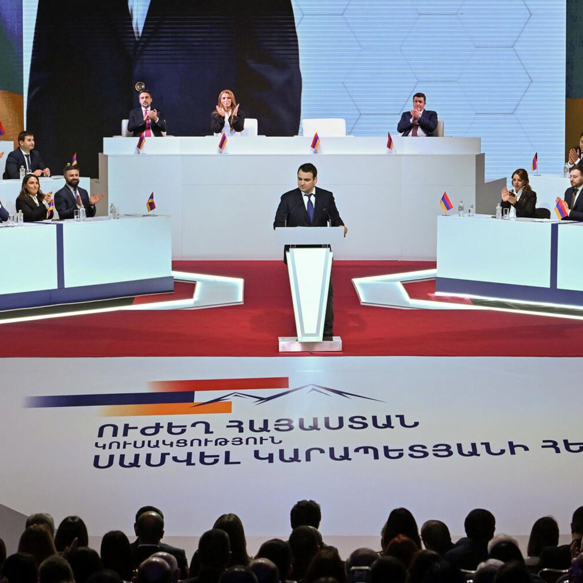 «Ուժեղ Հայաստան»-ի առաջնորդը հայտարարում է, որ ընտրություններում Նիկոլ Փաշինյանը հաղթանակ չի տարել