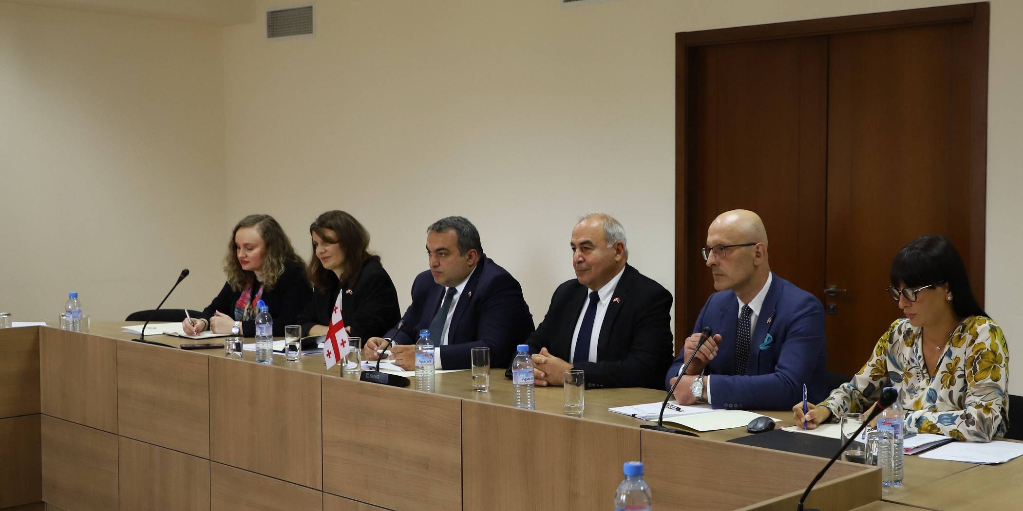 Ընտրություններից հետո ադրբեջանական պաշտոնյաների այցերը և ներքին քաղաքական լարվածությունը
